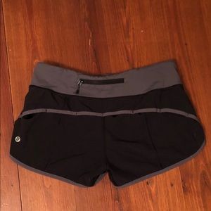 Lululemon black and grey speed up short 2.5”